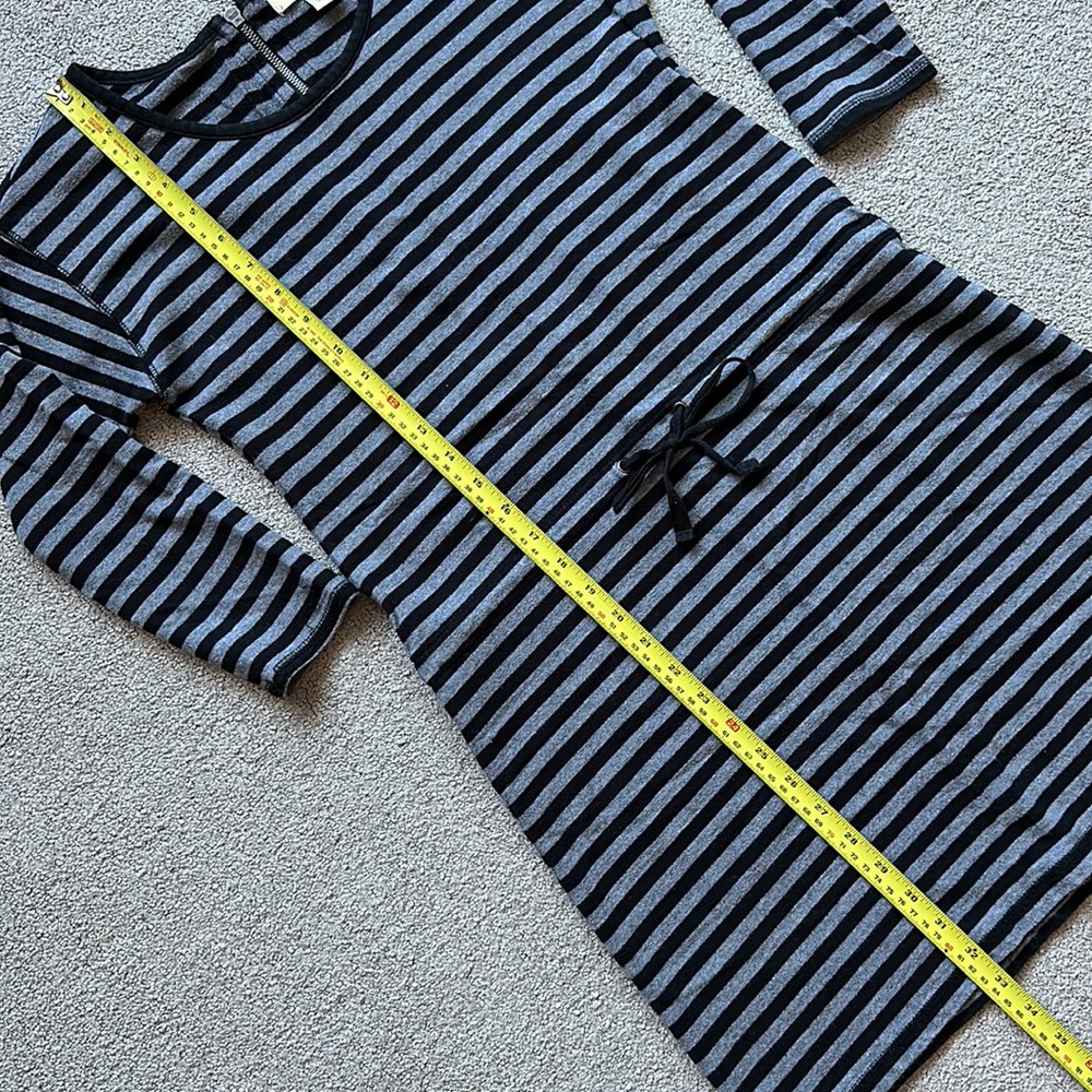 •G.H. BASS & CO.• Women’s 3/4 Sleeve Black and Grey Striped Dress - Picture 5 of 7